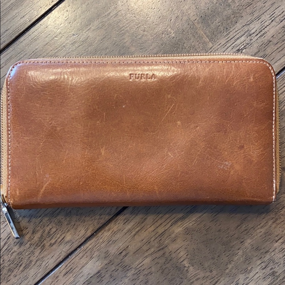 Furla zip wallet
